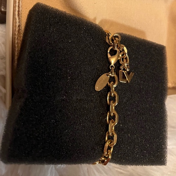 Louis Vuitton Bracelet - Picture 13 of 15